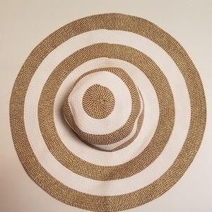 Fashion  summer  beach hat